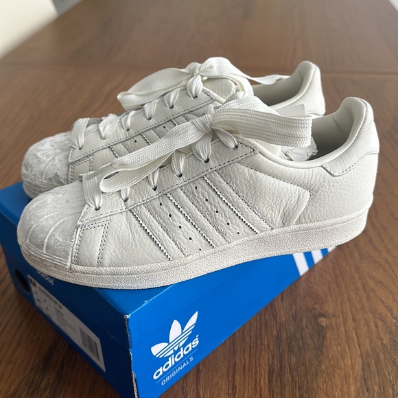 Adidas - Women’s Superstar W “Tonal Off White” Velvet Toe Cap - CG6010 - Picture 2 of 3